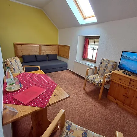 Kronenburghof 招待所