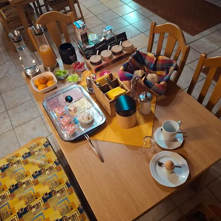 招待所 Kronenburghof 3*