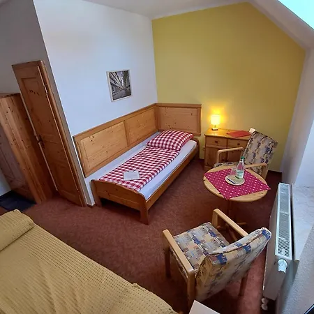 Kronenburghof 招待所 3*