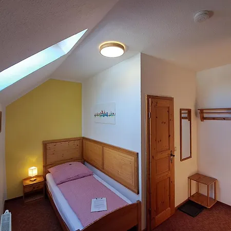 招待所 Kronenburghof 3*