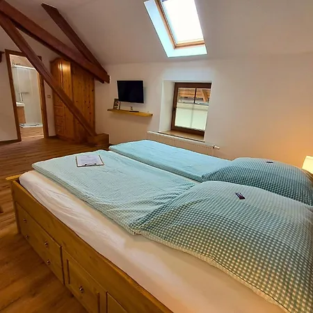 בית הארחה Kronenburghof ארפורט