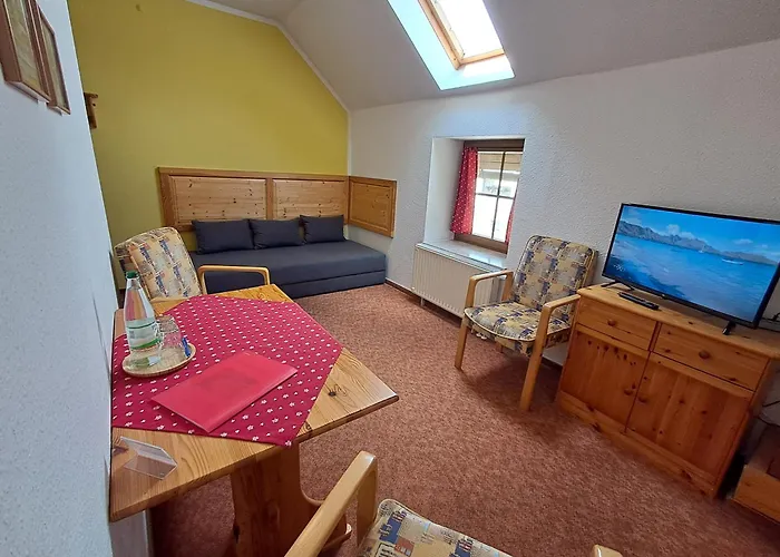 Kronenburghof Guest house