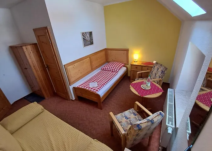 Kronenburghof Guest house 3*